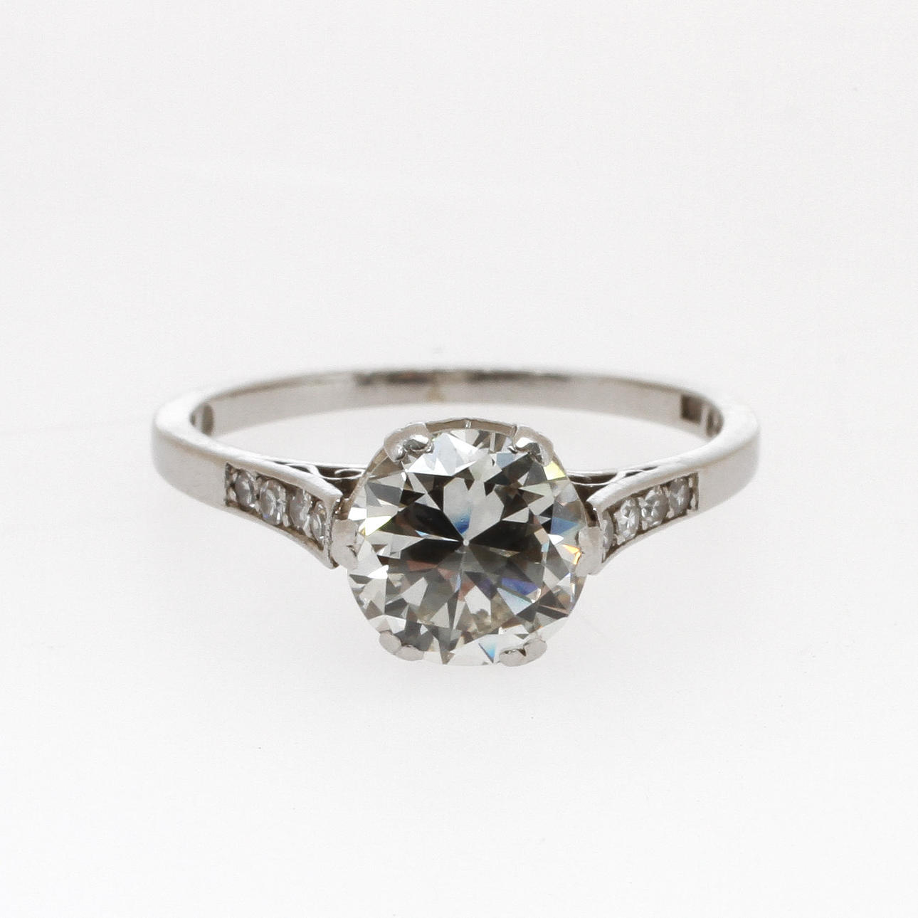 RING, platina med diamanter, totalt ca 1,47 ct, E Ferlin Juvelerare, Göteborg, 1936. Vikt 3,0 g.