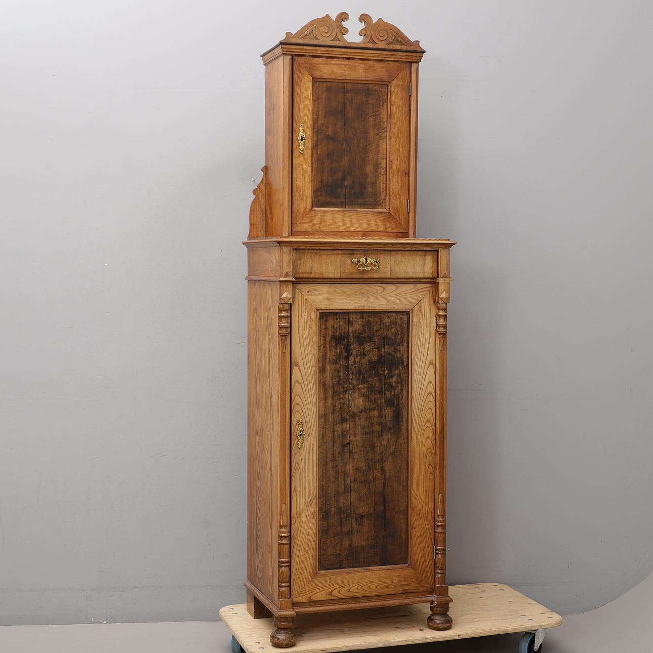 SKÅP, 1800/1900-tal.