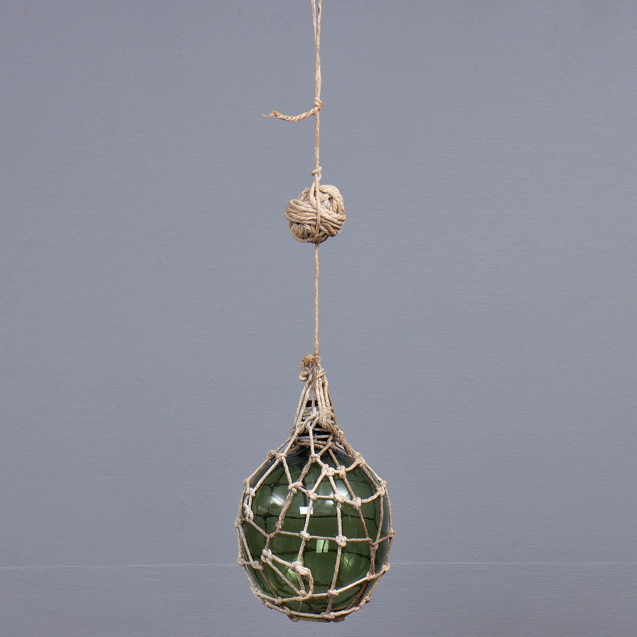 GLASFLÖTE, OVAL FORM "BORNHOLMARE" GRÖN TON, 1900-TAL.