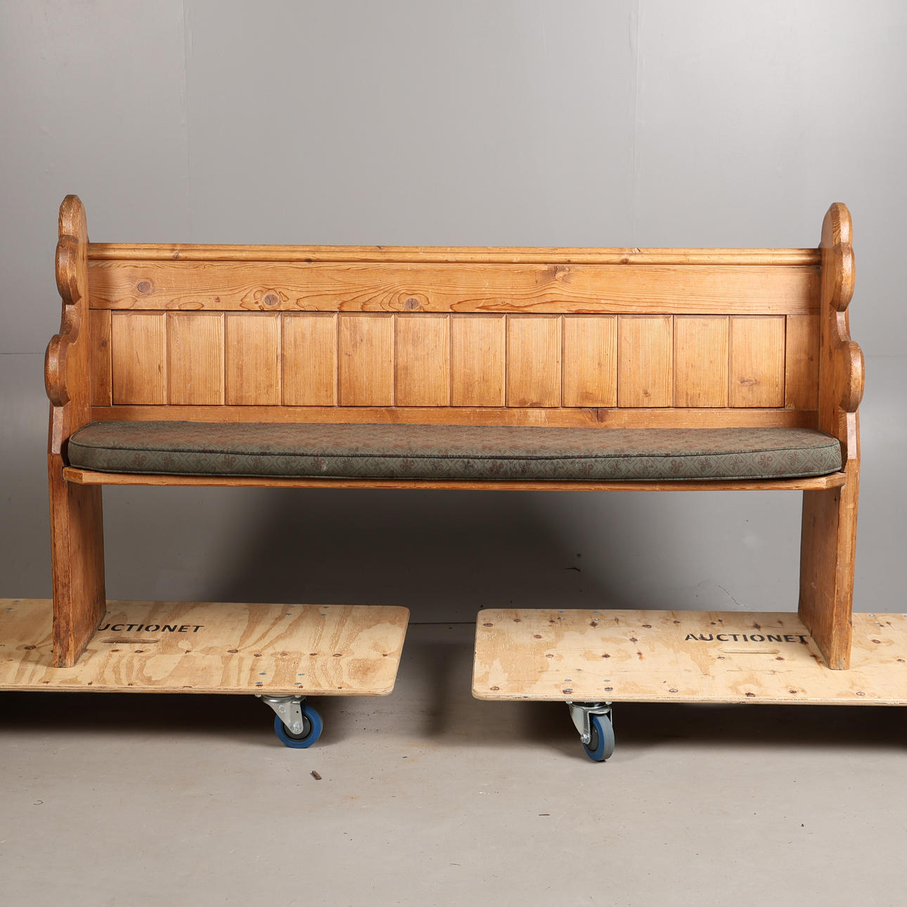 A VICTORIAN PINE PEW.
