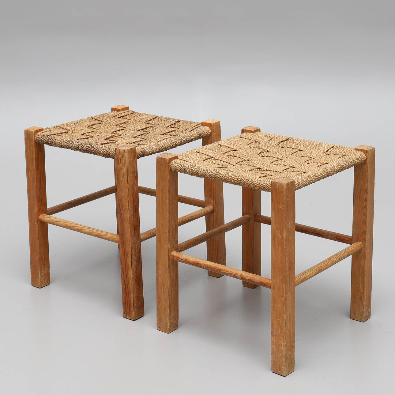 PALLAR, ett par, flätad sits.