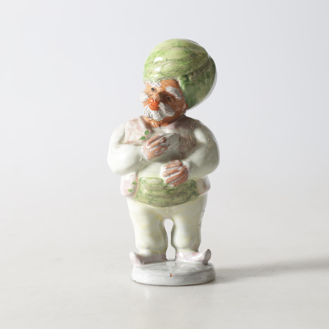 OIDENTIFIERAD KERAMIKER. figurine, glazed earthenware, 20th century.