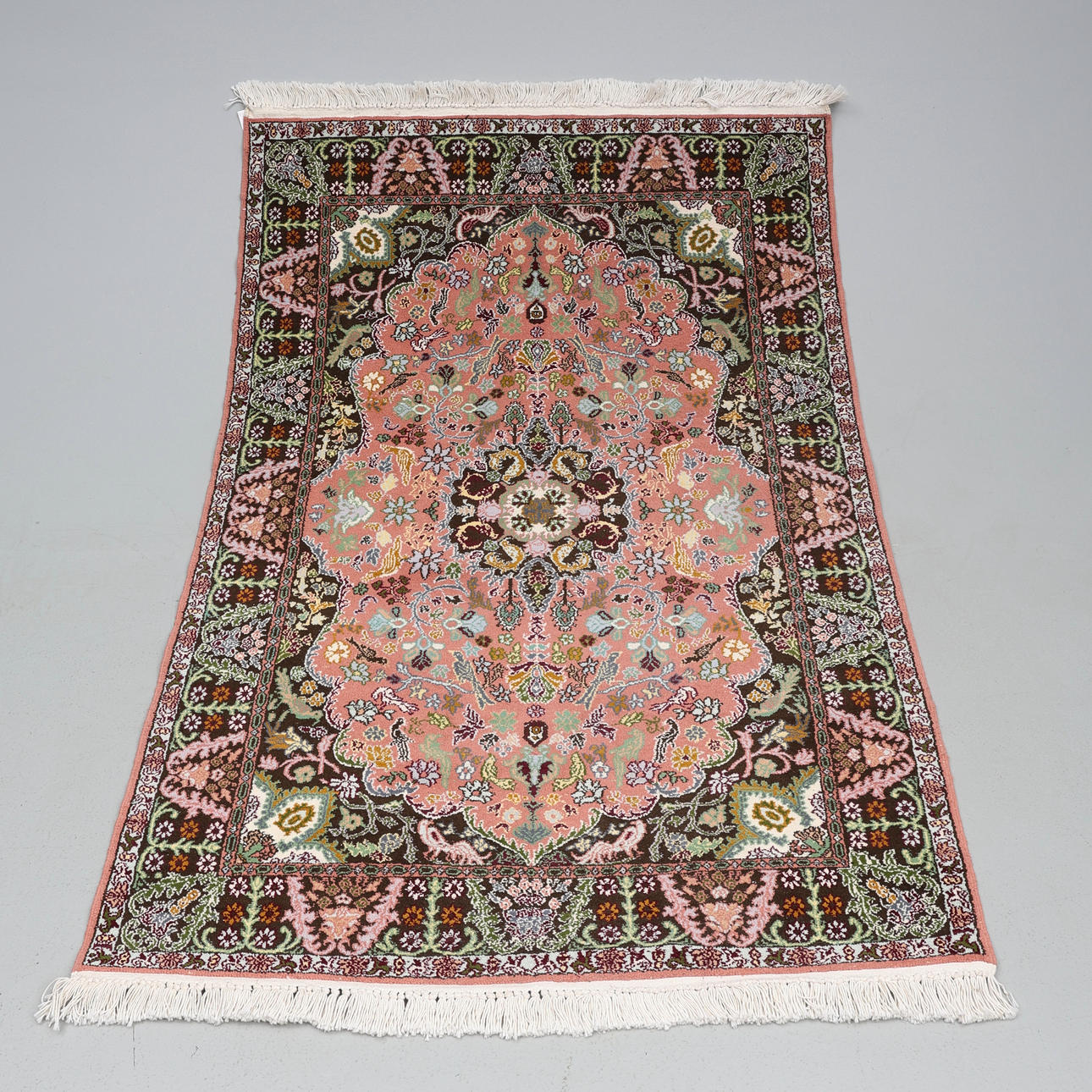 ORIENTALISK MATTA, 137 x 210 cm.