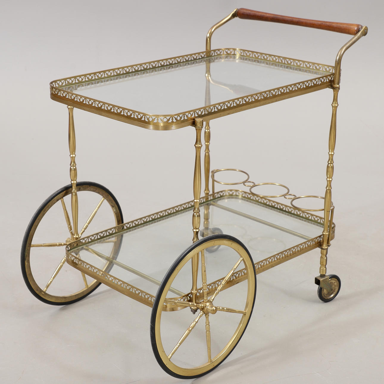 SERVERINGSVAGN, 1900-talets andra hälft.