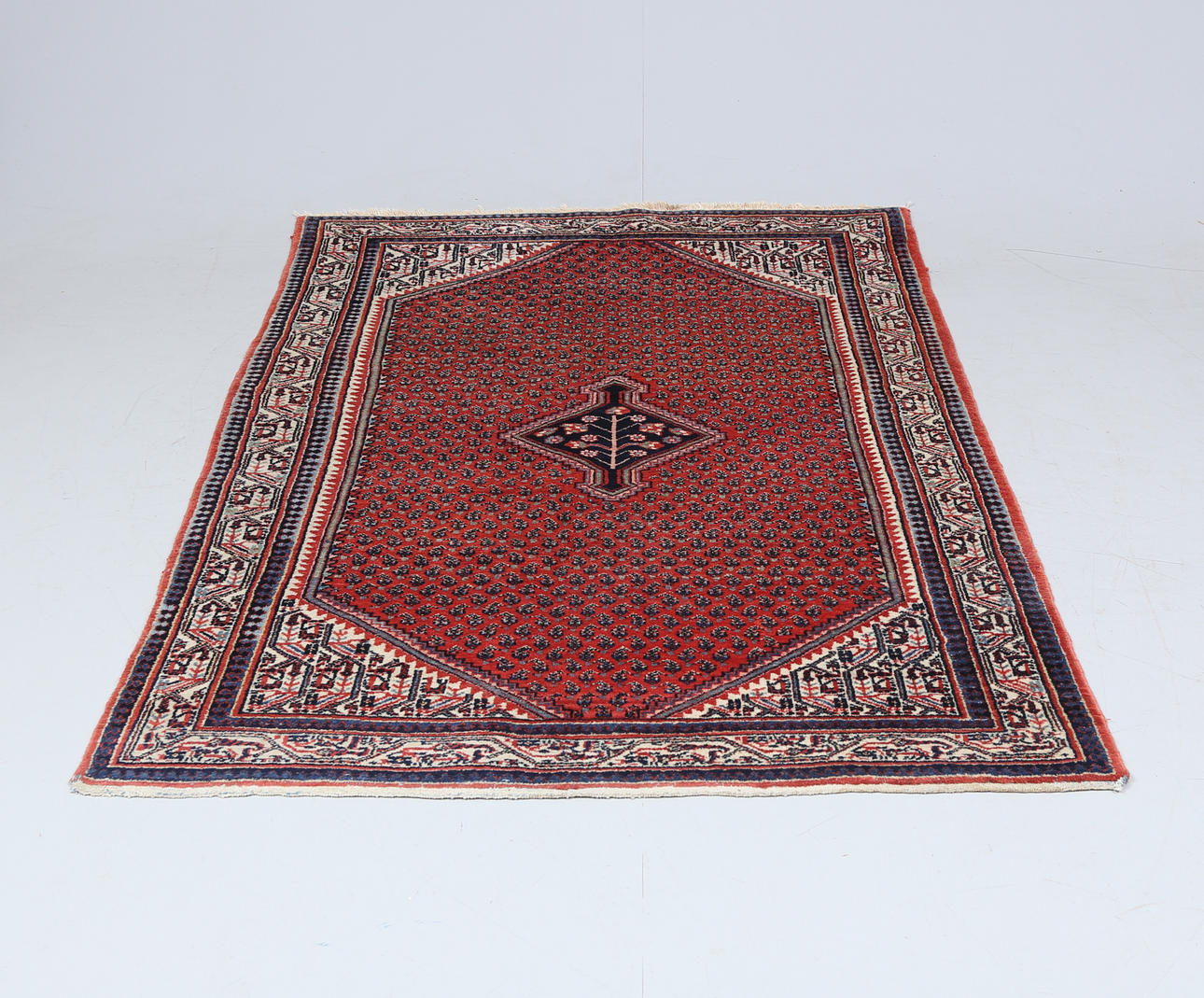 MATTA, orientalisk, ca 205x127 cm.