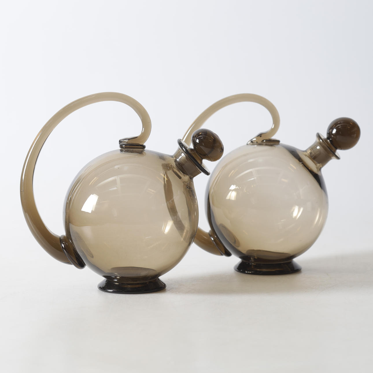 JACOB E. BANG. karaffer, 2 st, glas, Holmegaard, Art Déco, 1920-/30-tal.