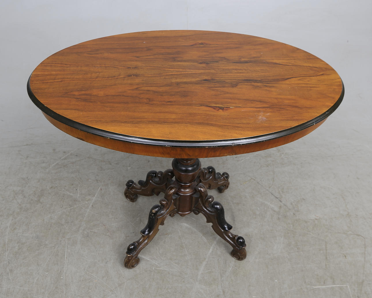 SALONGSBORD, nyrokoko, 1800-talets andra hälft.