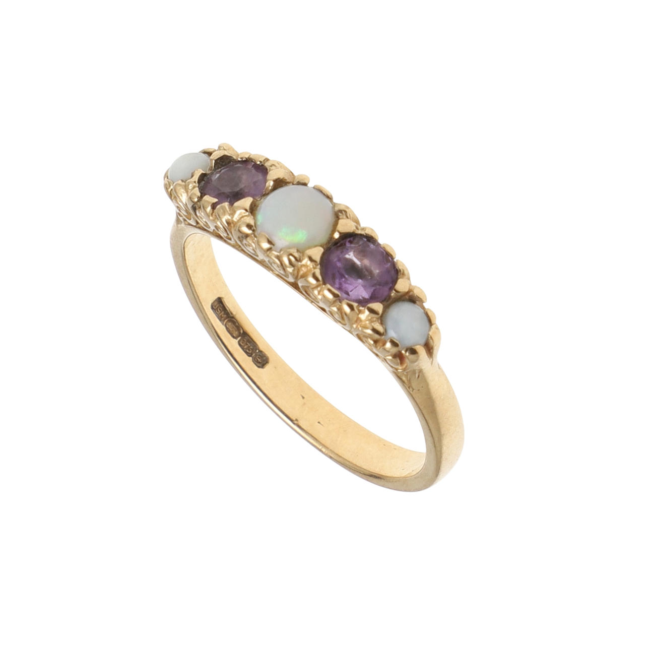 AN AMETHYST AND OPAL FIVE STONE RING.