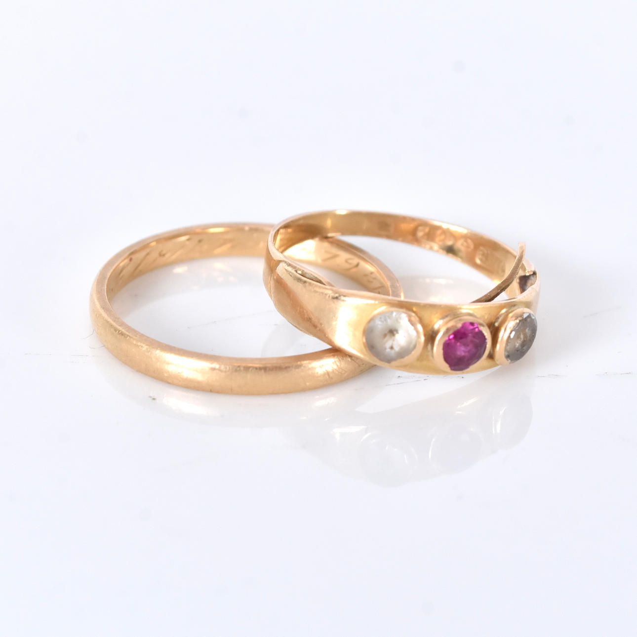 RINGAR, 2 st, 18 karat rödguld.