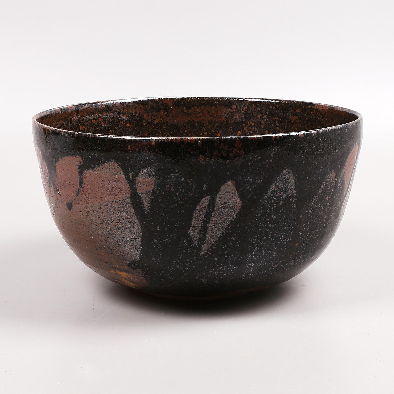 SKÅL, stengods, signerad, diameter 31 cm.