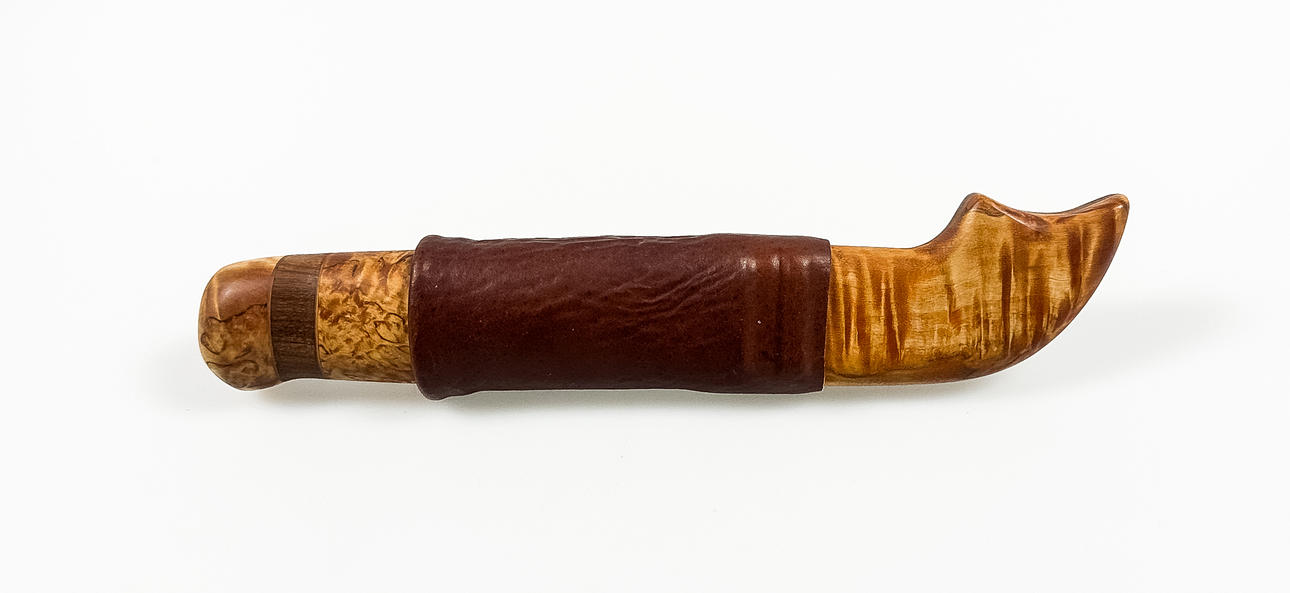 KNIV, masurbjörk, läder, signerad.