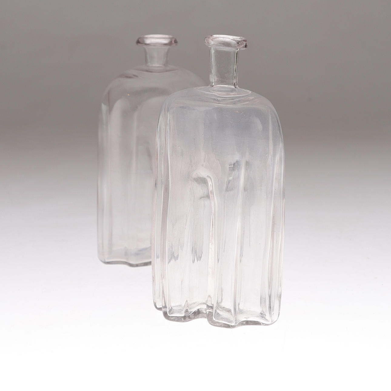 GREPPAFLASKA, 2 st, glas, 1800-tal.