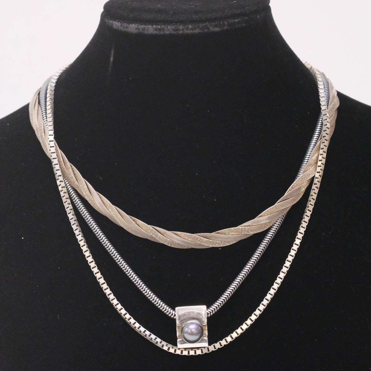 TRE COLLIERER SILVER.