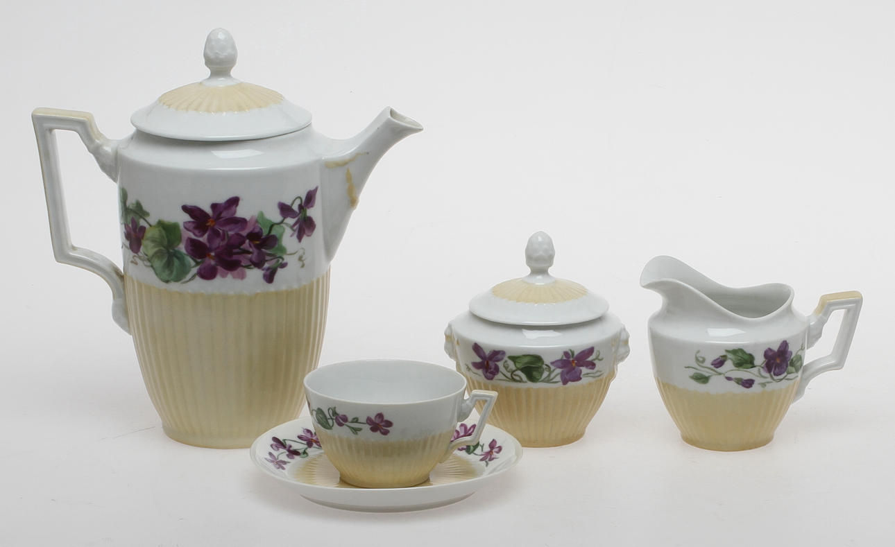 KAFFESERVIS, porslin, 13 delar, omärkt, hemmamålad monogram ER datering 1915.