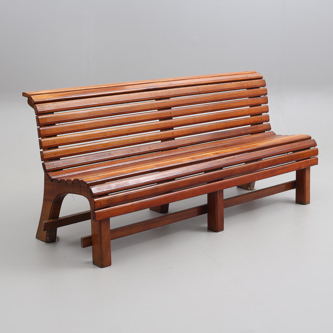 TRÄDGÅRDSSOFFA, mahogny, 2000-tal.