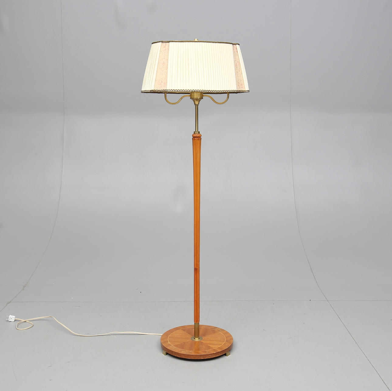 GOLVLAMPA, 1930-/40-tal.