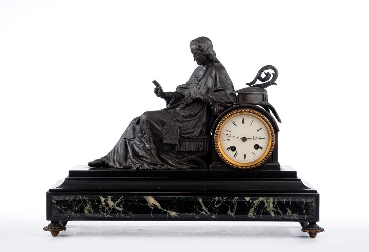 JAPY FRERES & CIE. Fransk mantelklocka. Biskop i en välsignelse.