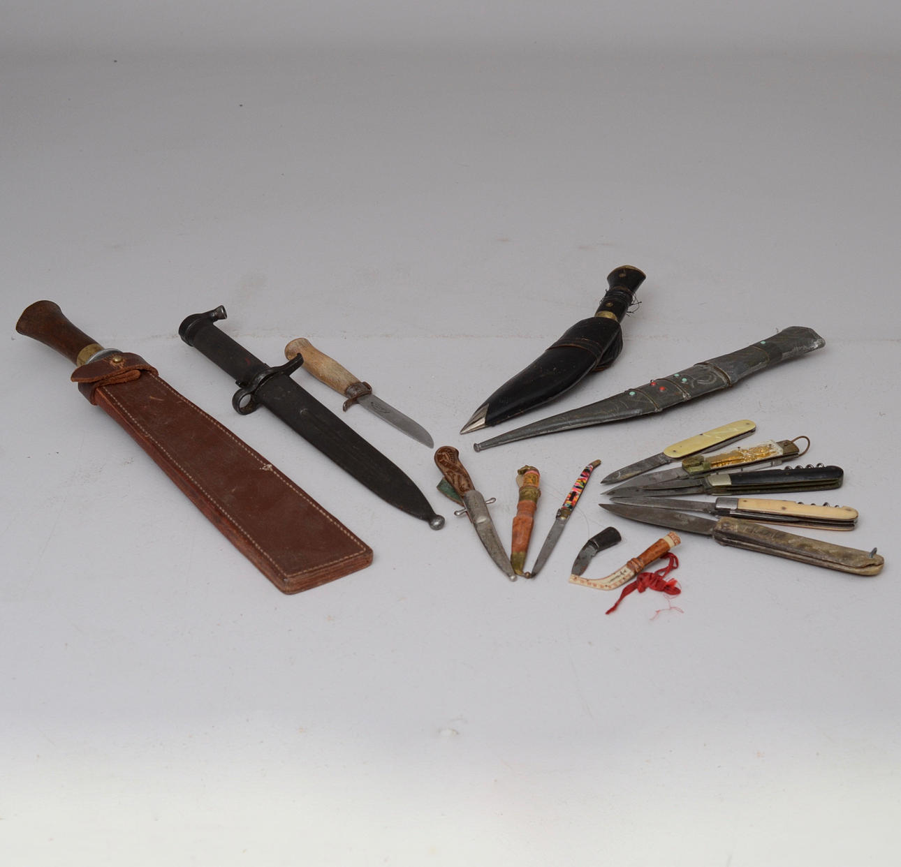 COLECCIÓN DE CUCHILLOS.