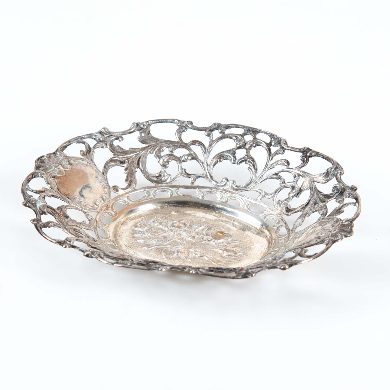 FAT, Silver, genombruten dekor.