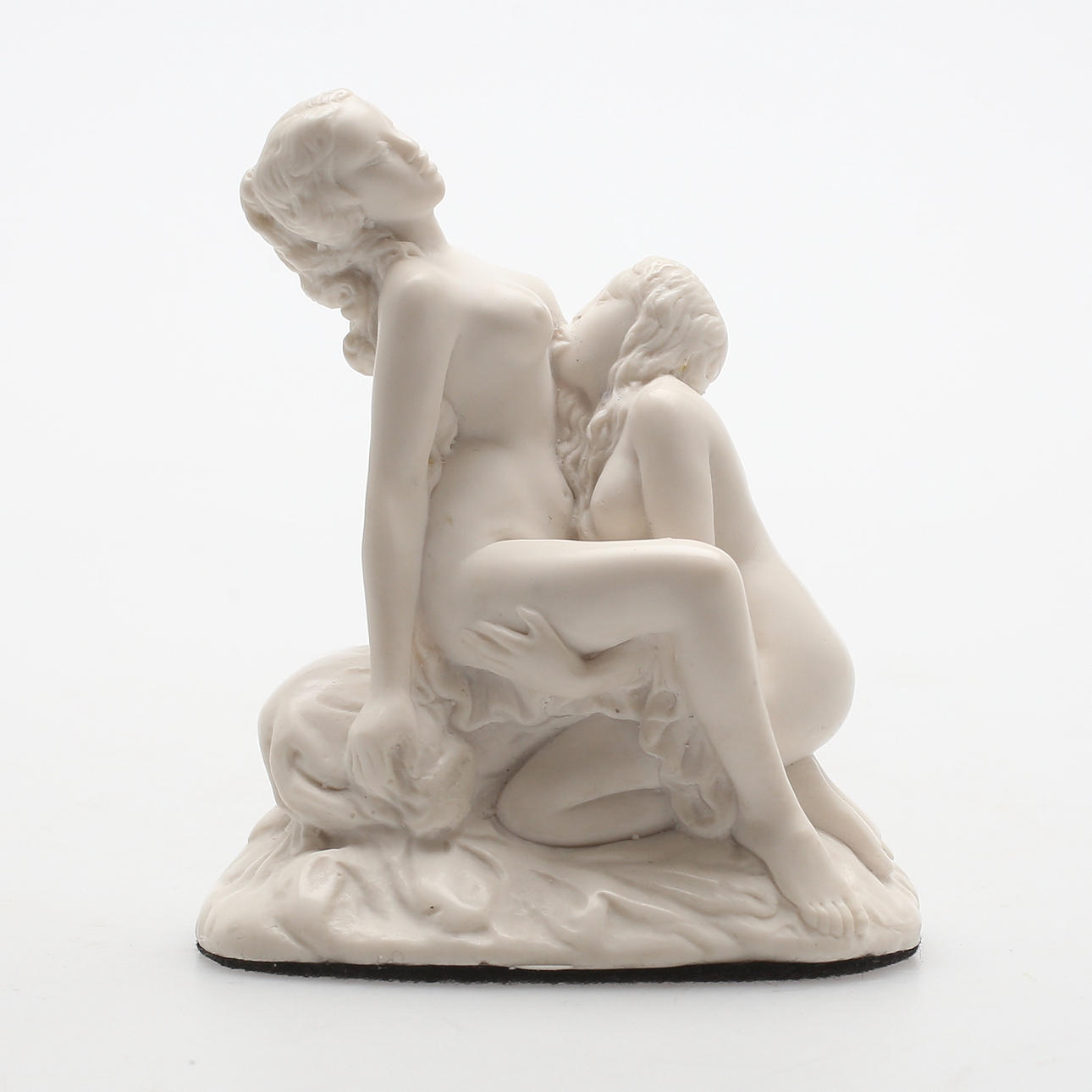SKULPTUR, krossad marmor, erotisk scen mellan två kvinnor, samtida.