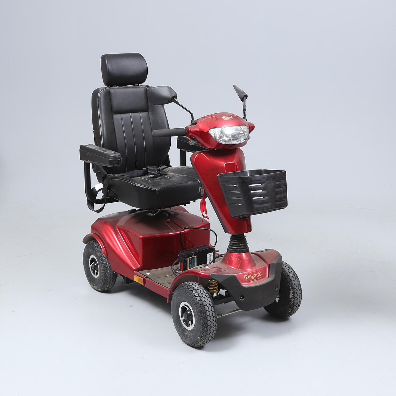 PERMOBIL/ELSCOOTER, Elegant.