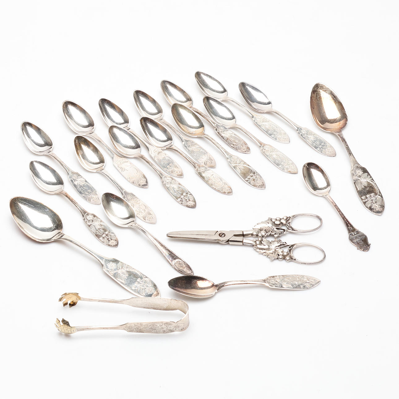 SILVER, 20 delar, total vikt ca. 308 gram.