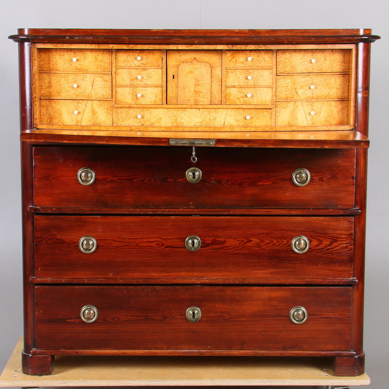 CHIFFONJÈ, furu, Karl Johan, 1800-tal.