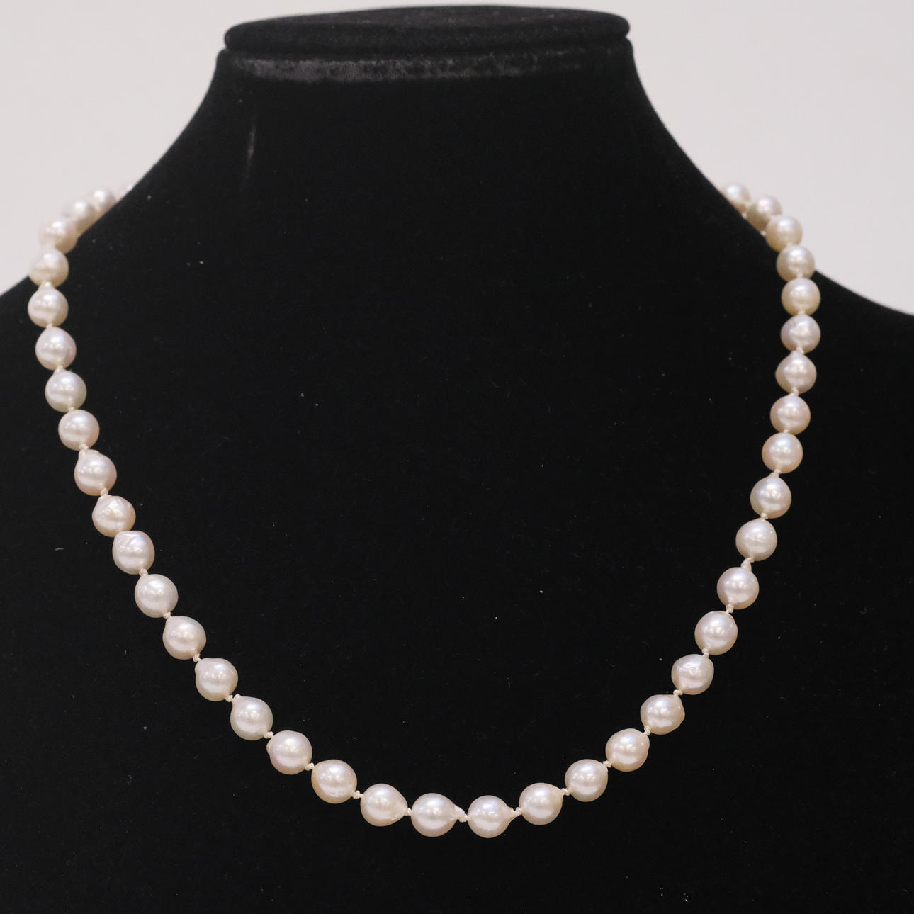 PÄRLCOLLIER.