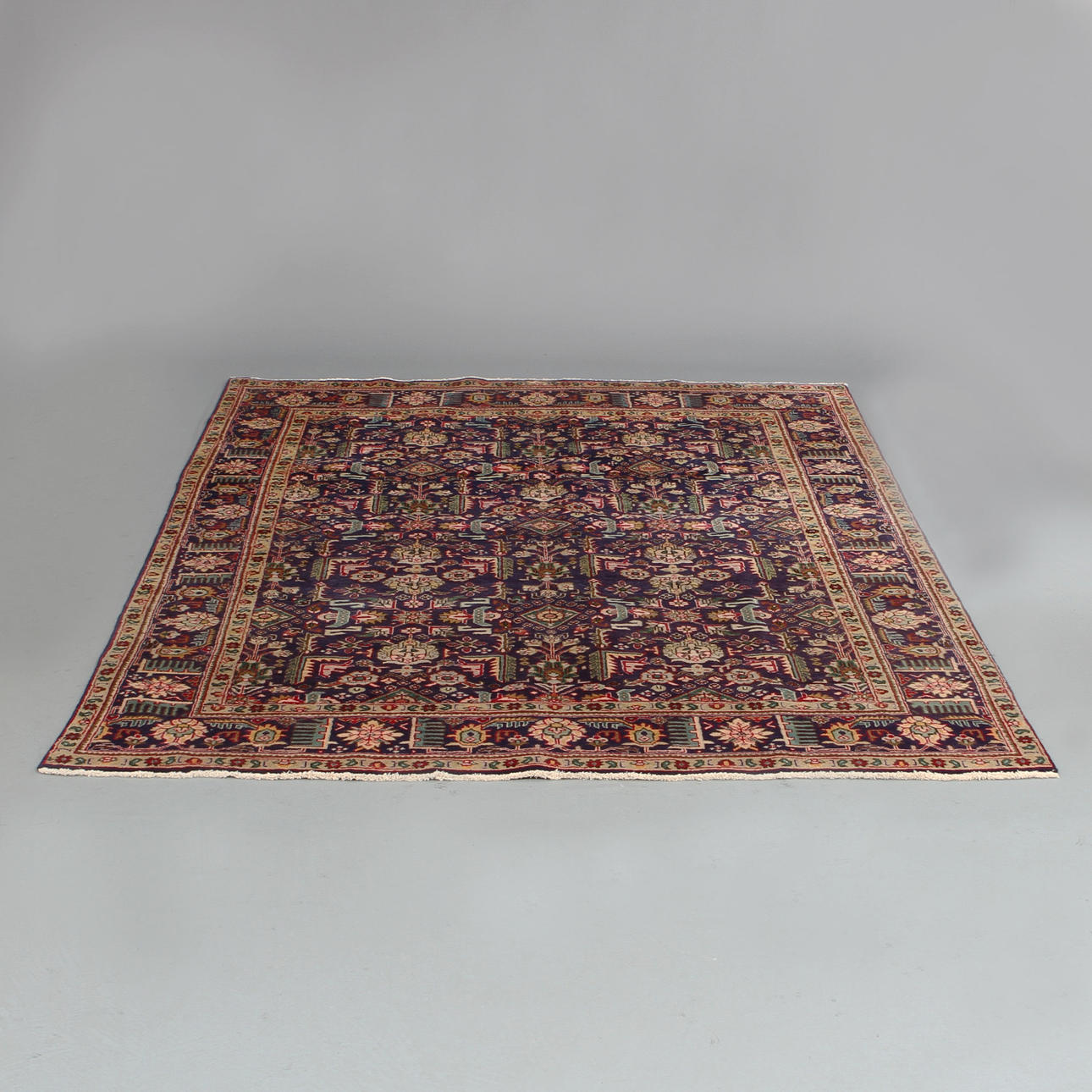 ORIENTALISK MATTA, Täbris, 295 x 200 cm.