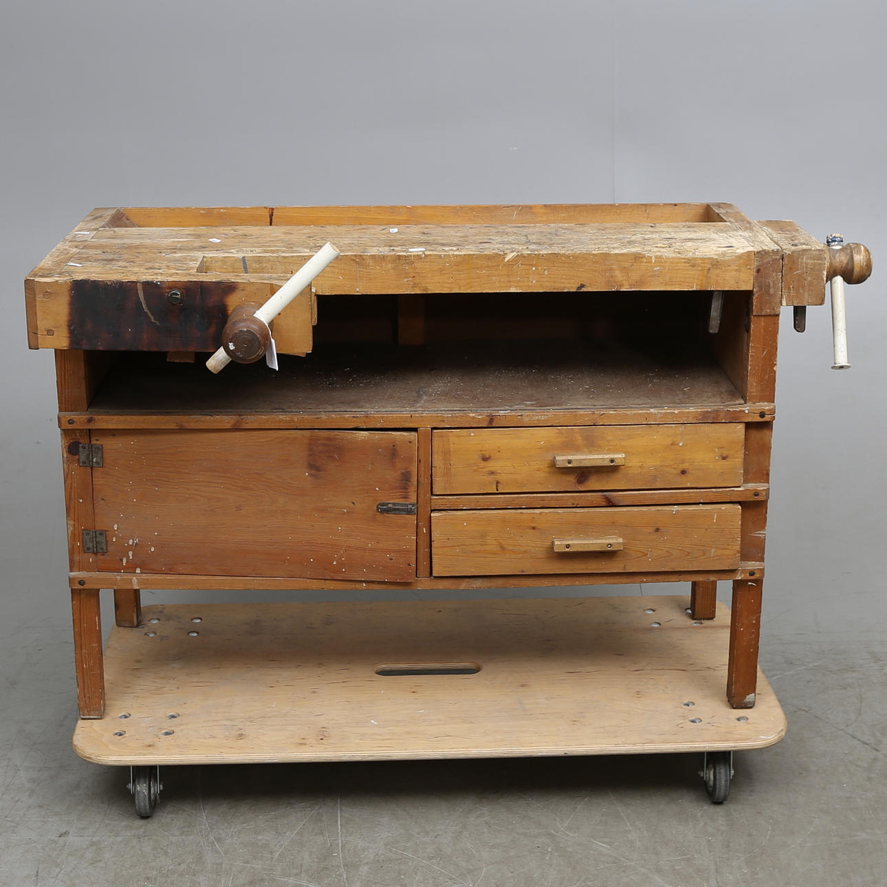 ARBETSBÄNK, 1900-tal.