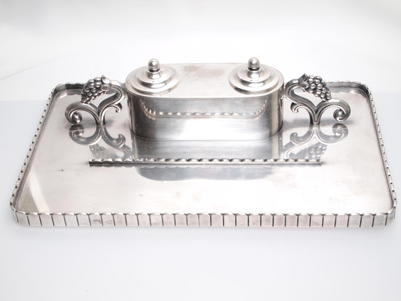 SKRIVBORDSSTÄLL, nysilver, C G Hallberg.