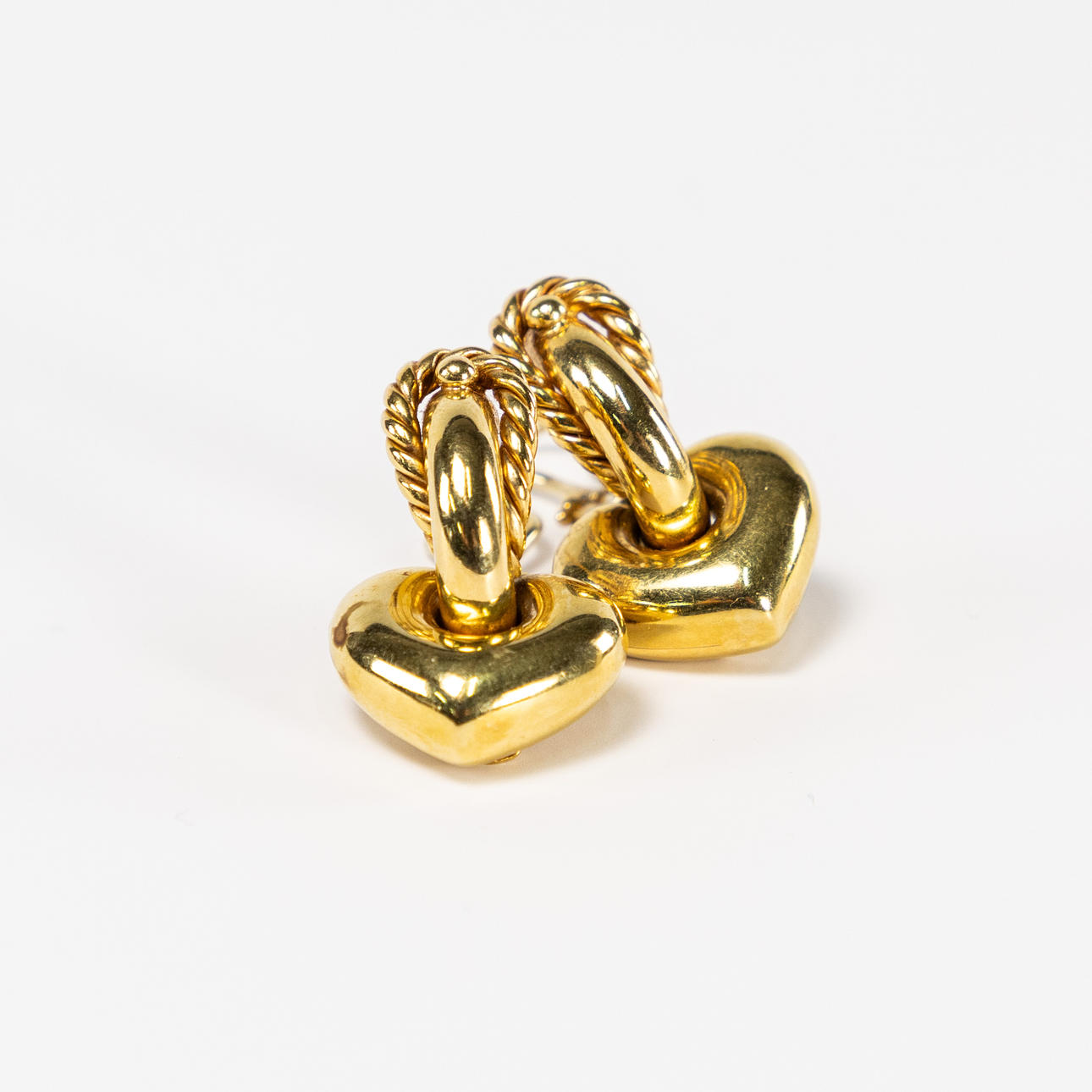 ÖRHÄNGEN. Ett par, 18k guld.