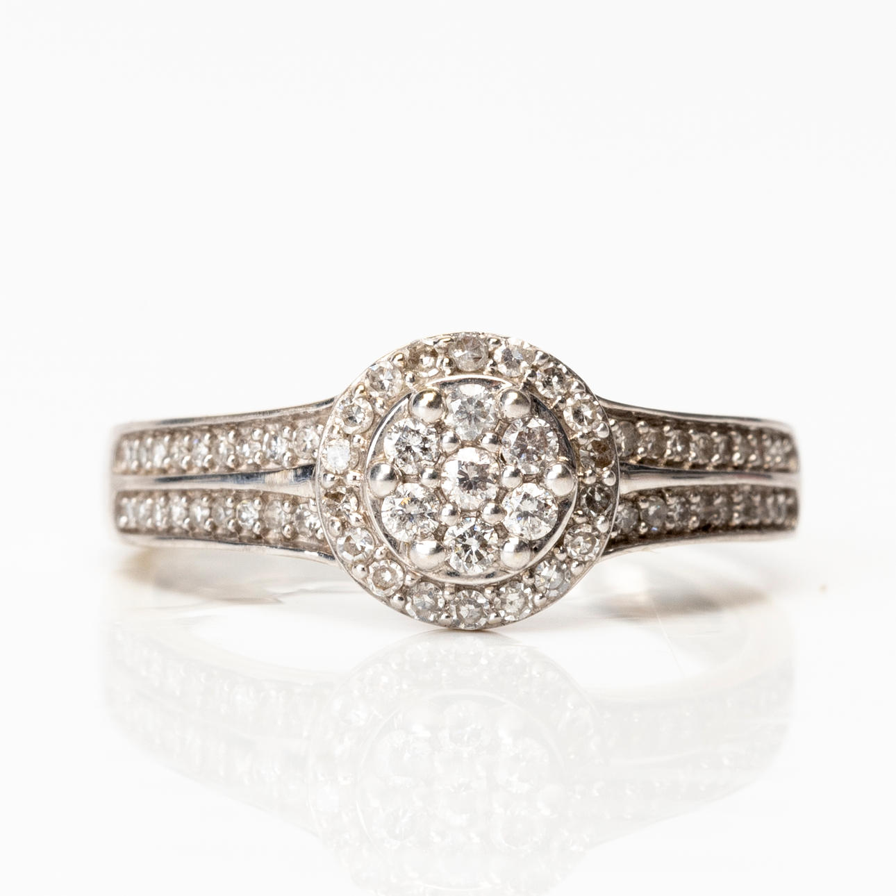 RING, vitguld, 18k med diamanter, GHA, samtida.