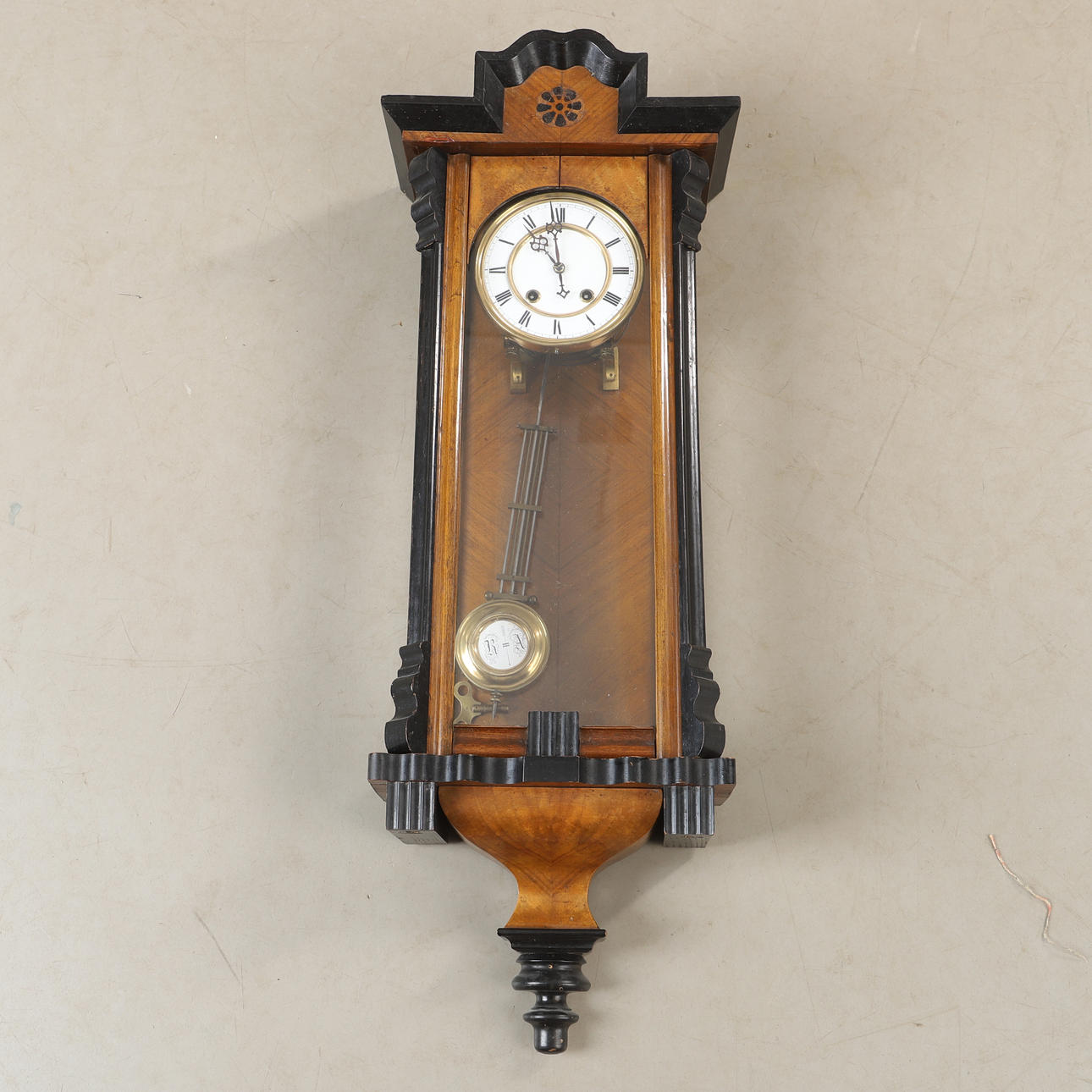 VÄGGUR, mahogny, 1900-talets första hälft.