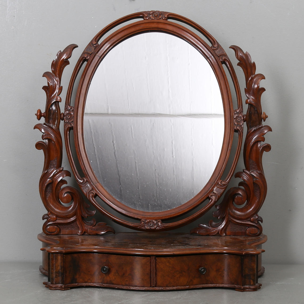 PIGTITTARE, nyrokoko, 1800-talets andra hälft.