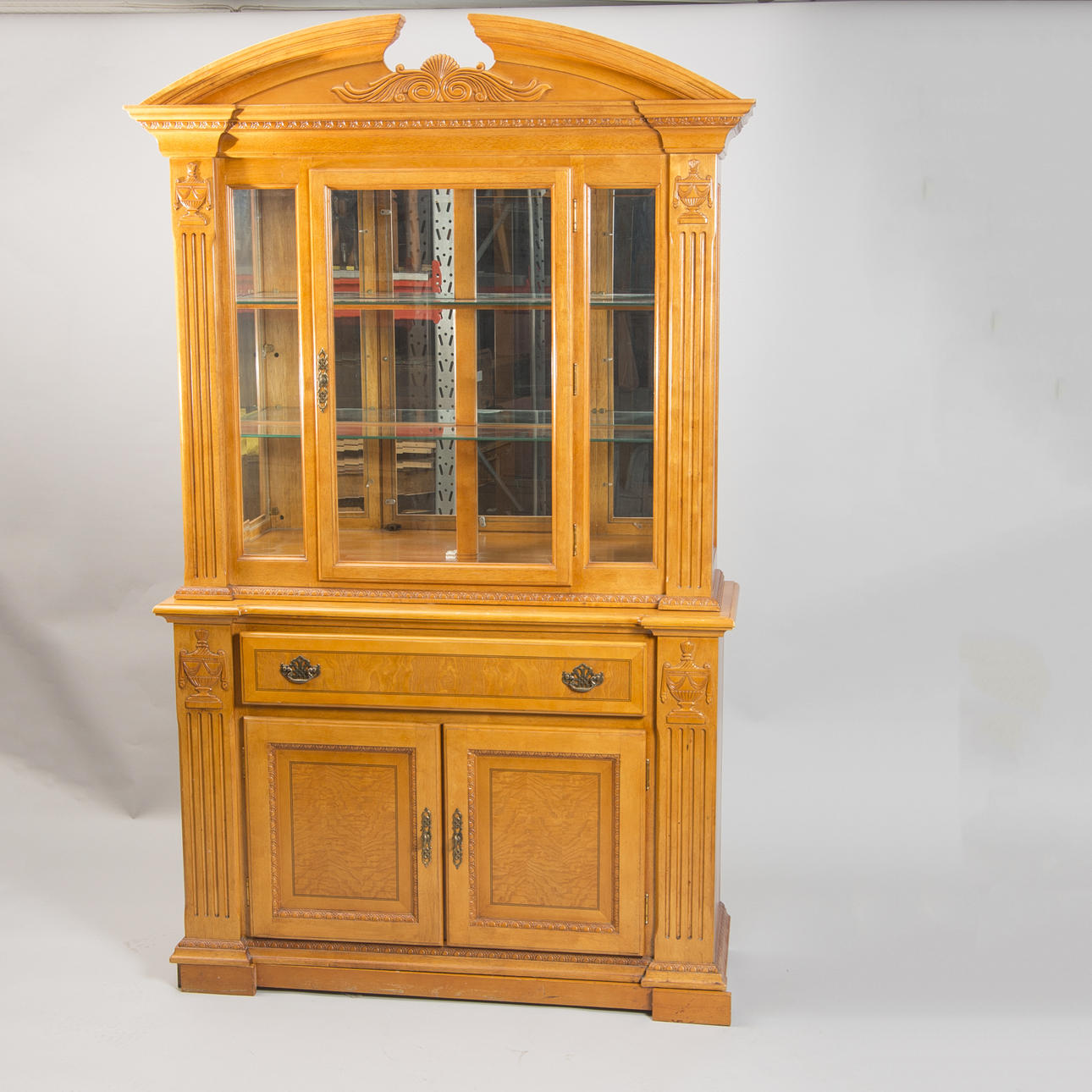 MATSALSSKÅP MED VITRINÖVERDEL, empirestil, sent 1900-tal.