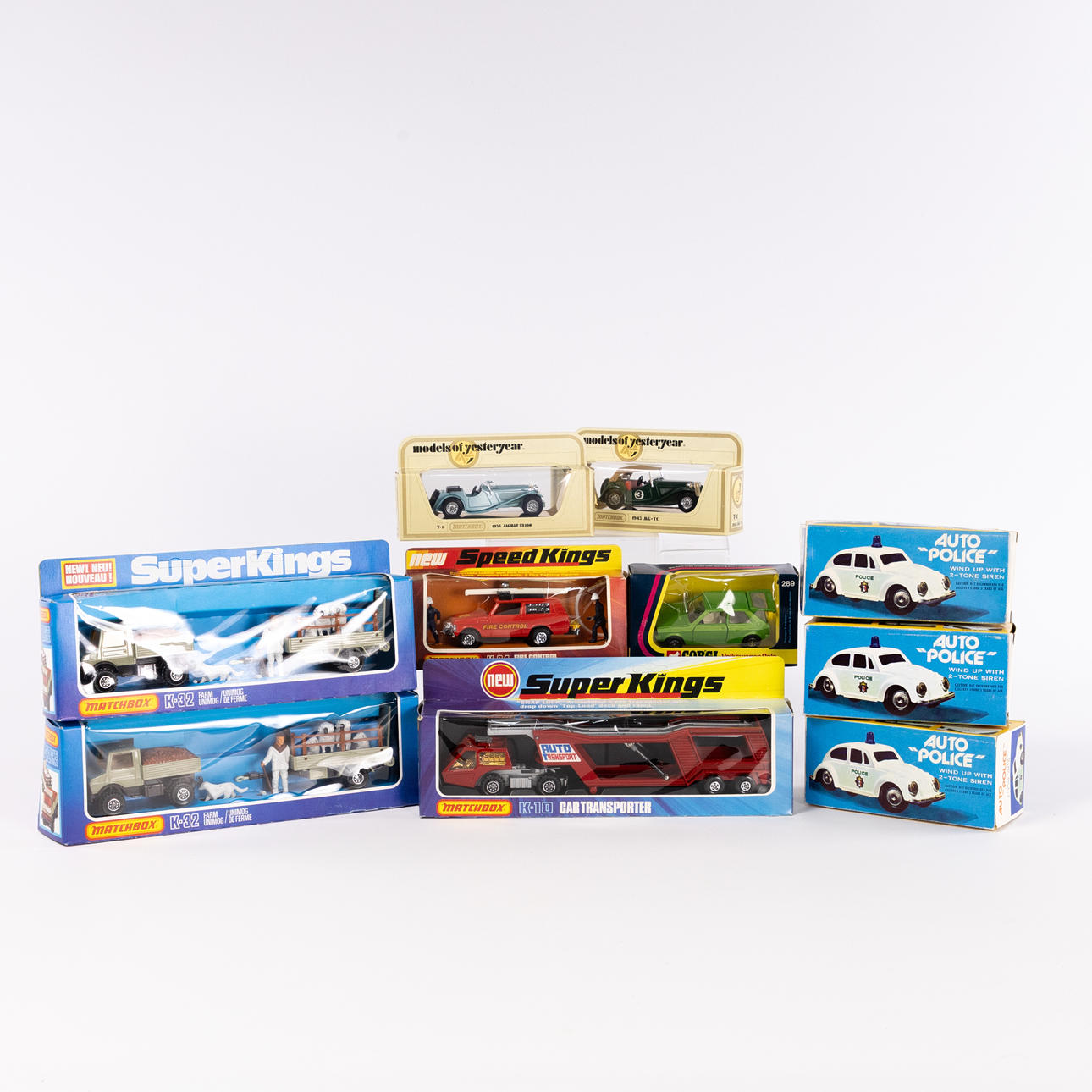 BILAR, 10 st, i förpackning, bl a Matchbox, Corgi.