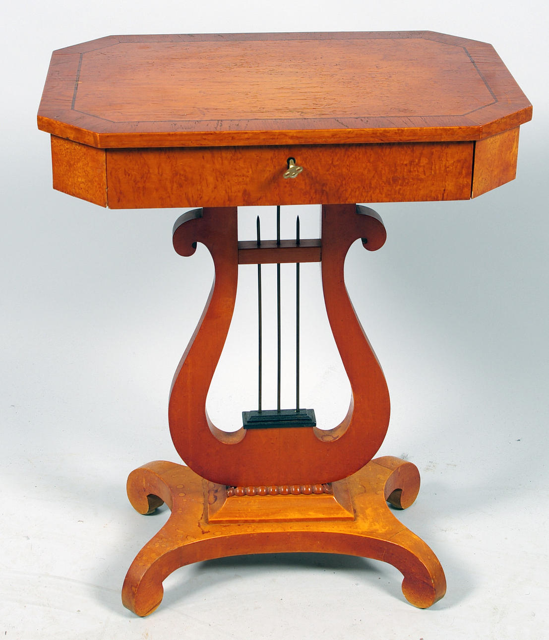 SYBORD med lyrfot, björk, empirestil, 1900-tal.