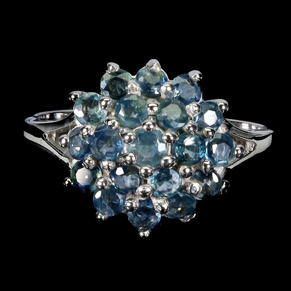 SAPPHIRE SILVER CLUSTER RING.