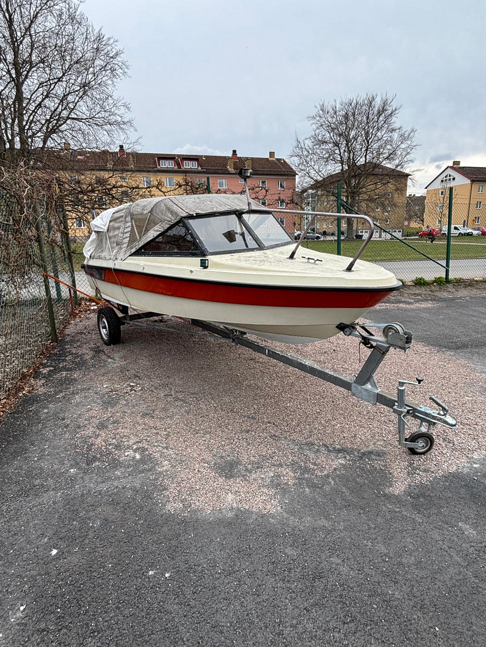 FRITIDSBÅT, med trailer, Flipper.