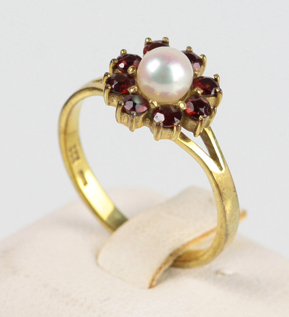 GRANAT PÄRLA RING, 333 GULD.