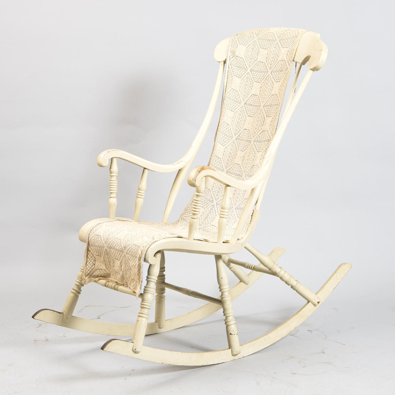 GUNGSTOL, vitmålad, sekelskiftet 1800/1900.