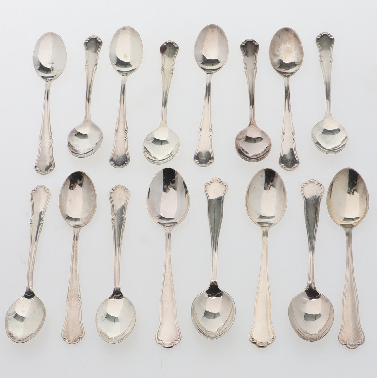 KAFFESKEDAR, 17 st, silver, bl.a Rådhus.