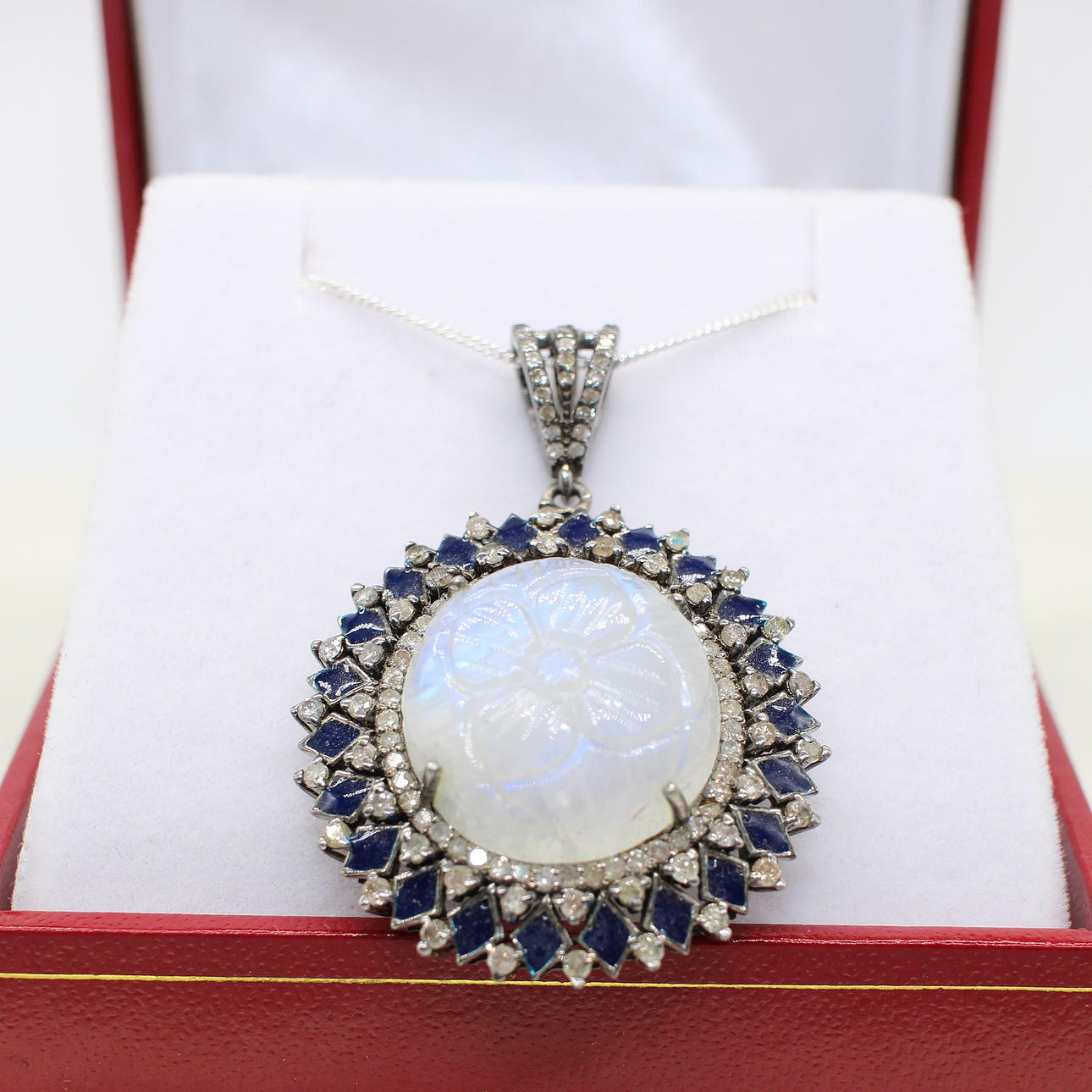 DIAMOND & MOONSTONE PENDANT NECKLACE.
