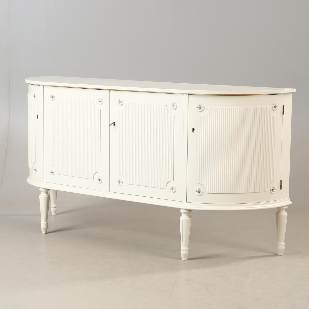SIDEBOARD, vitmålat, gustaviansk stil.