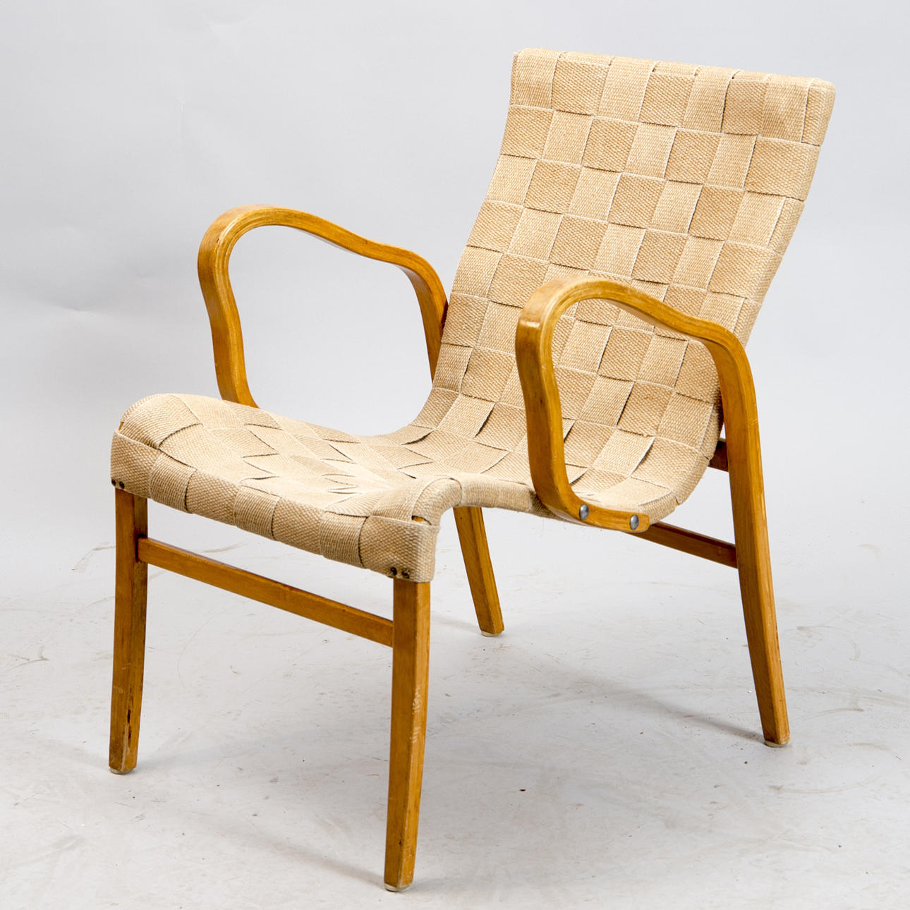 KARMSTOL, lackerat trä med sadelhjord.