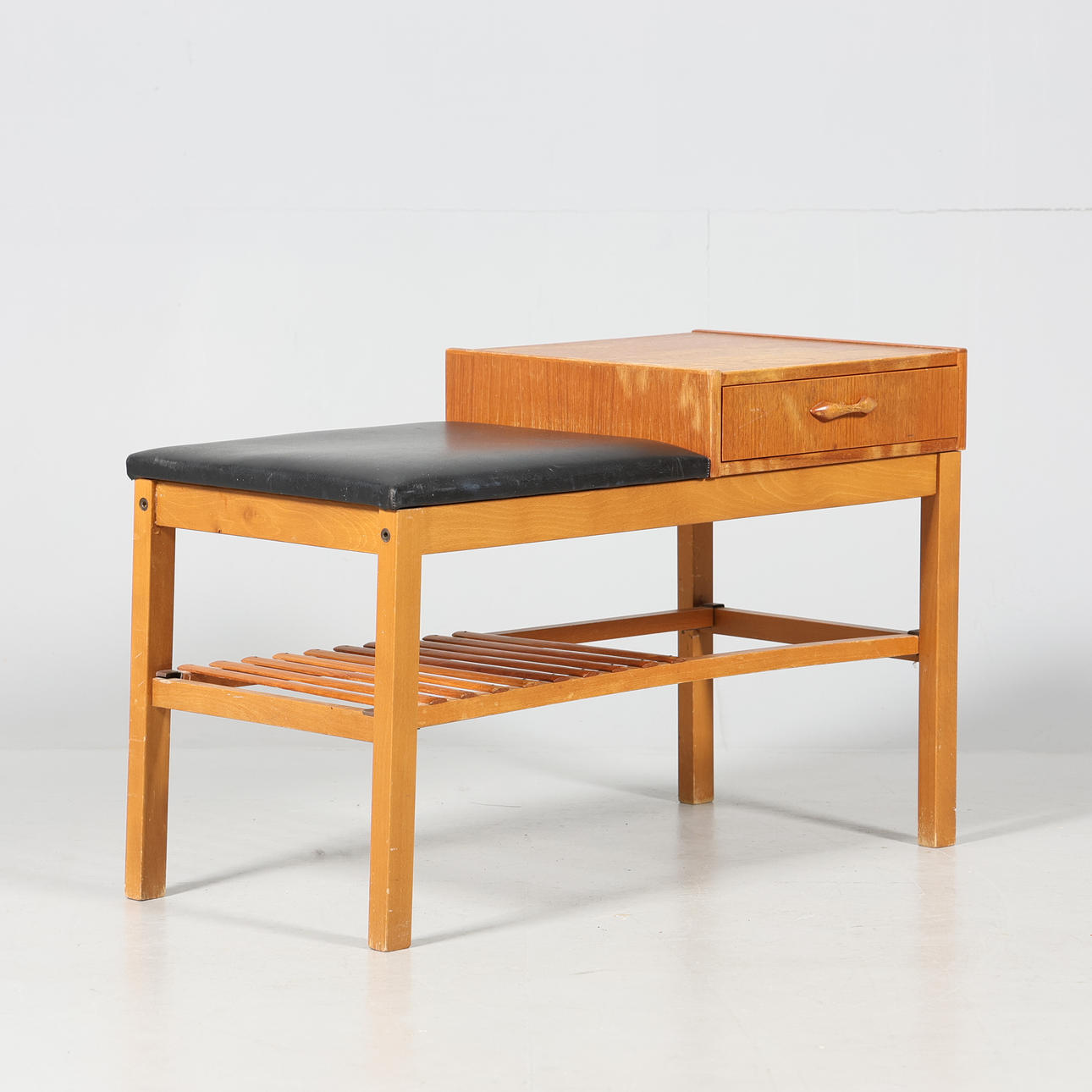 TELEFONBÄNK, teak, 1950/60-tal.