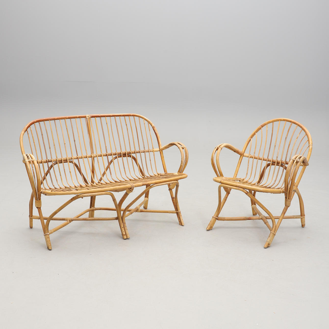 SOFFA OCH FÅTÖLJ, rotting, 1900-talets andra hälft.