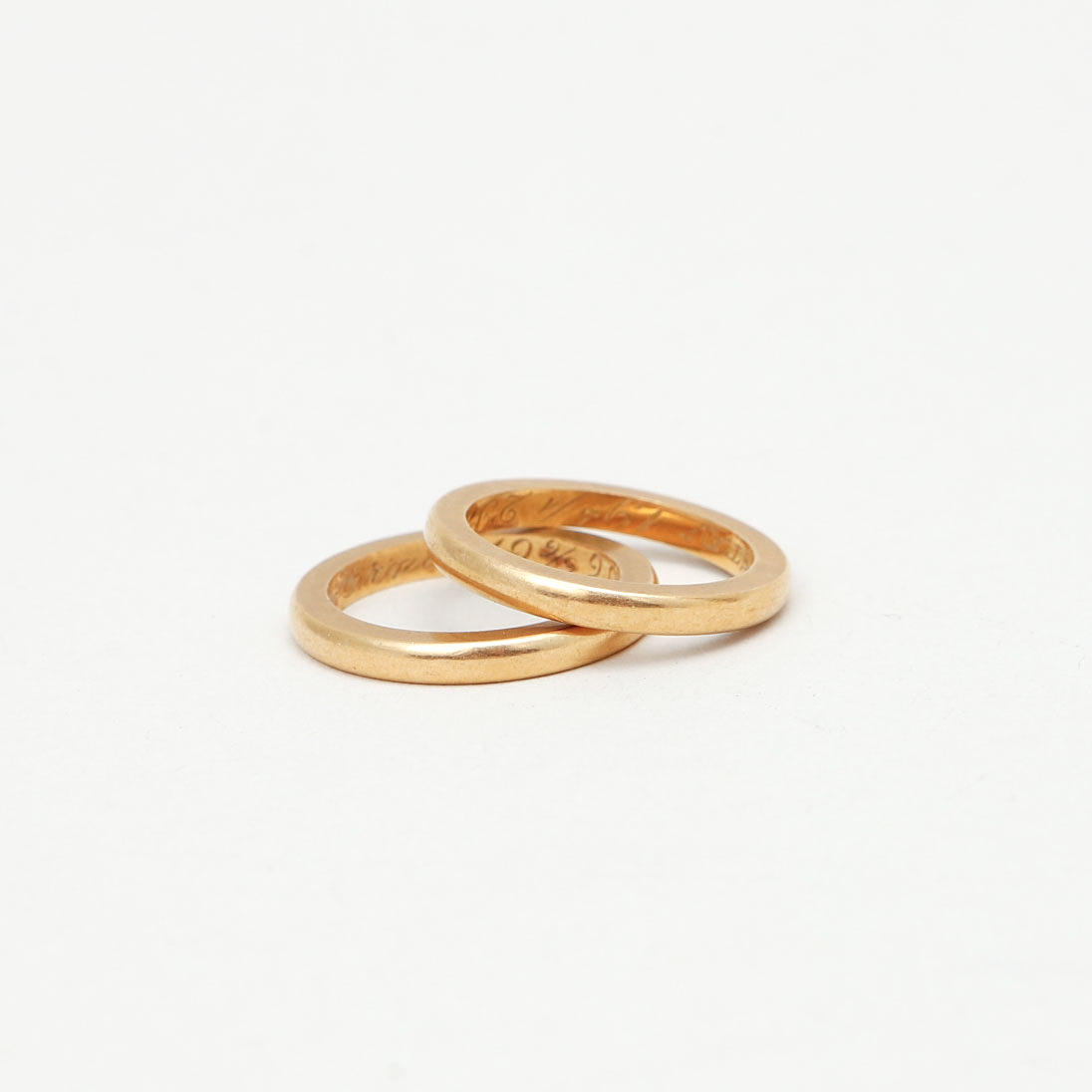 RINGAR, ett par, 18k guld. Vikt ca 8,6 g.