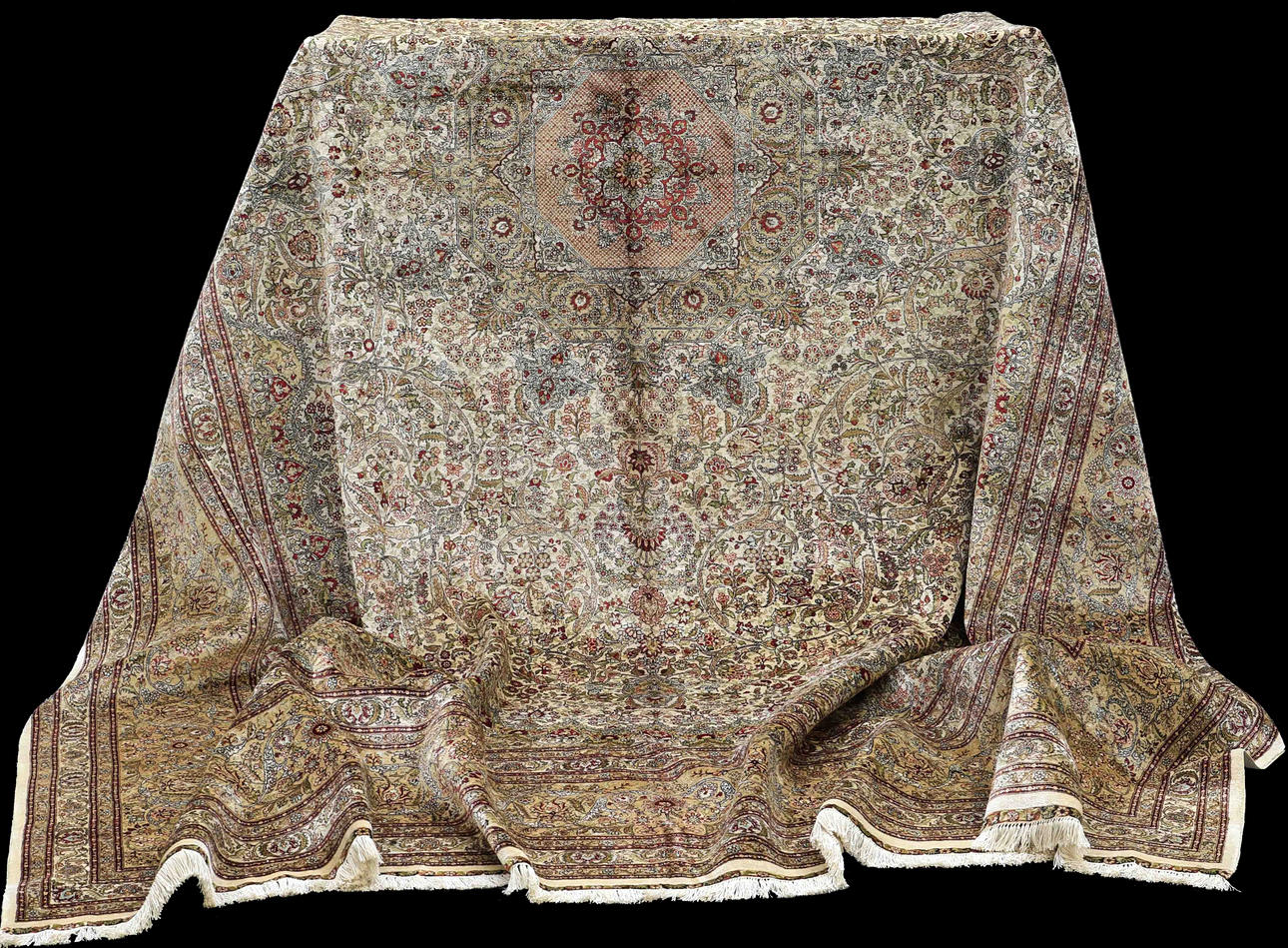 MATTA, silke, Kashmir, 420 x 310 cm.